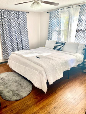 Conveniently located spacious 3br Bush tavern